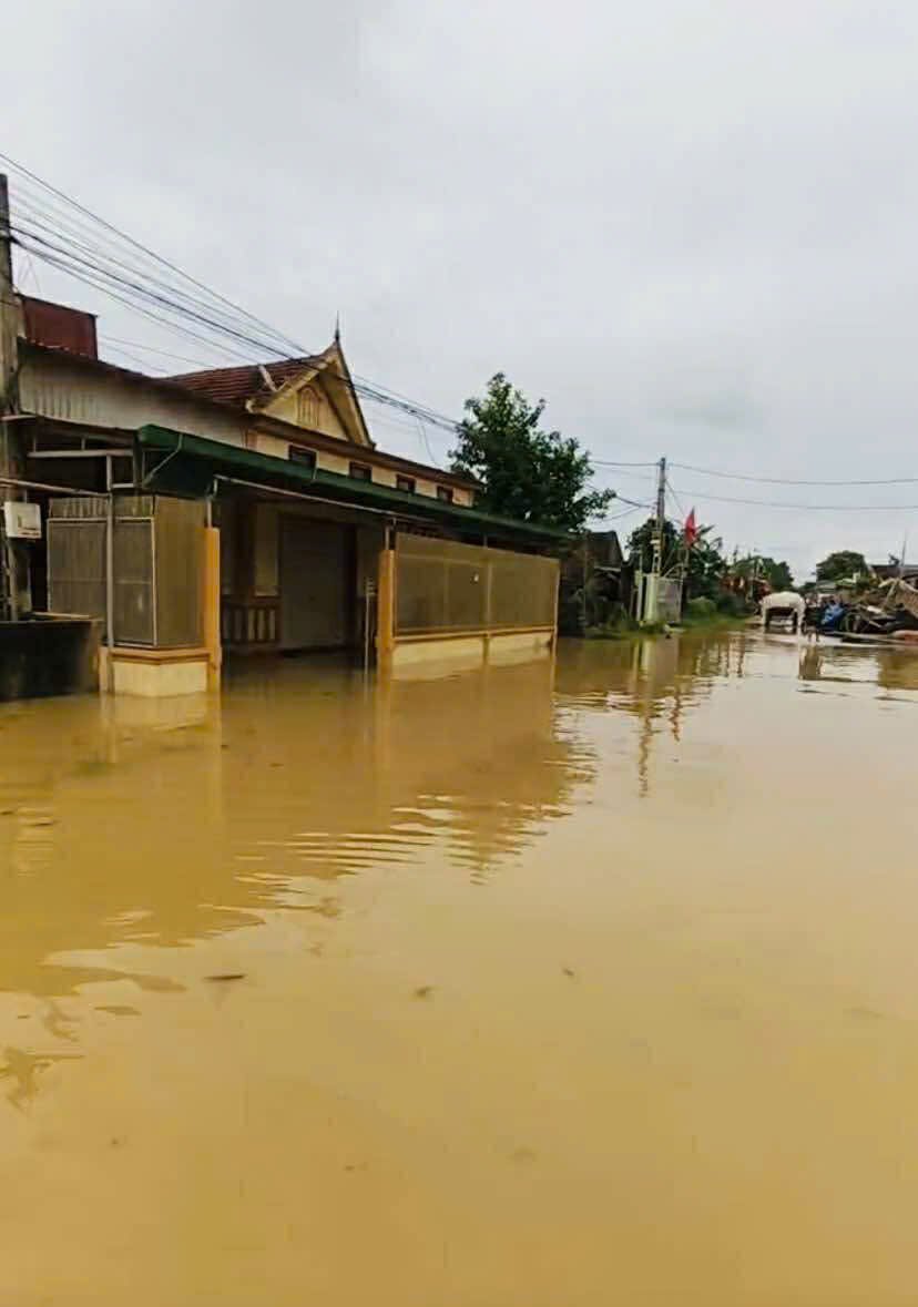 Co 26 ho dan phai di doi khan cap vi ngap nang. Anh: Ngoc Anh