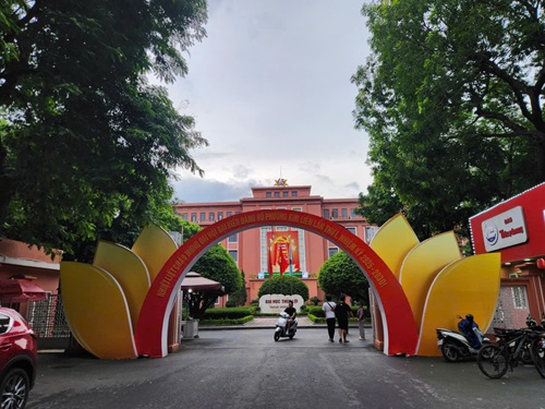 Details of parking locations for people and tourists attending the A80 ceremony. Photo: Minh Hanh