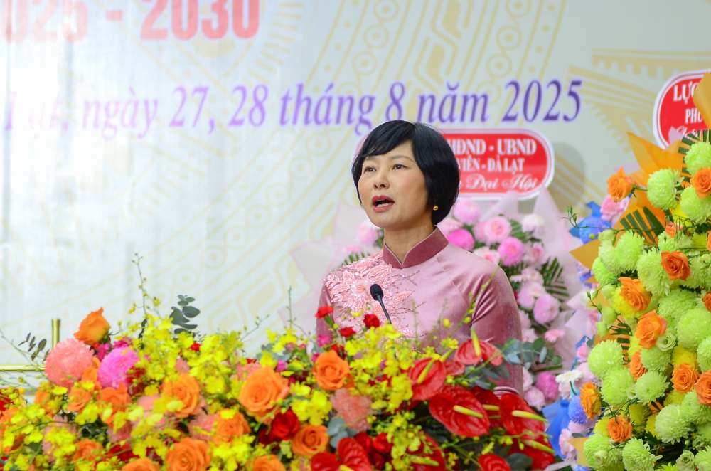 Pho Bi thu Tinh uy, Chu tich Uy ban MTTQ Viet Nam tinh Lam Dong Pham Thi Phuc phat bieu tai Dai hoi. Anh: Lam Hong