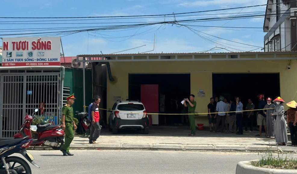 A couple in Ha Tinh died in a restaurant suspected of suffocation. Photo: Tran Tuan