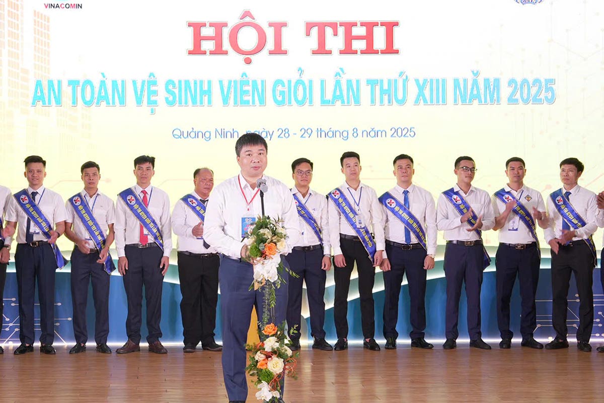 TKVのグエン・ヴァン・トゥアン副総支配人は、コンテストの開会式で演説しました。写真:Pham Cuong