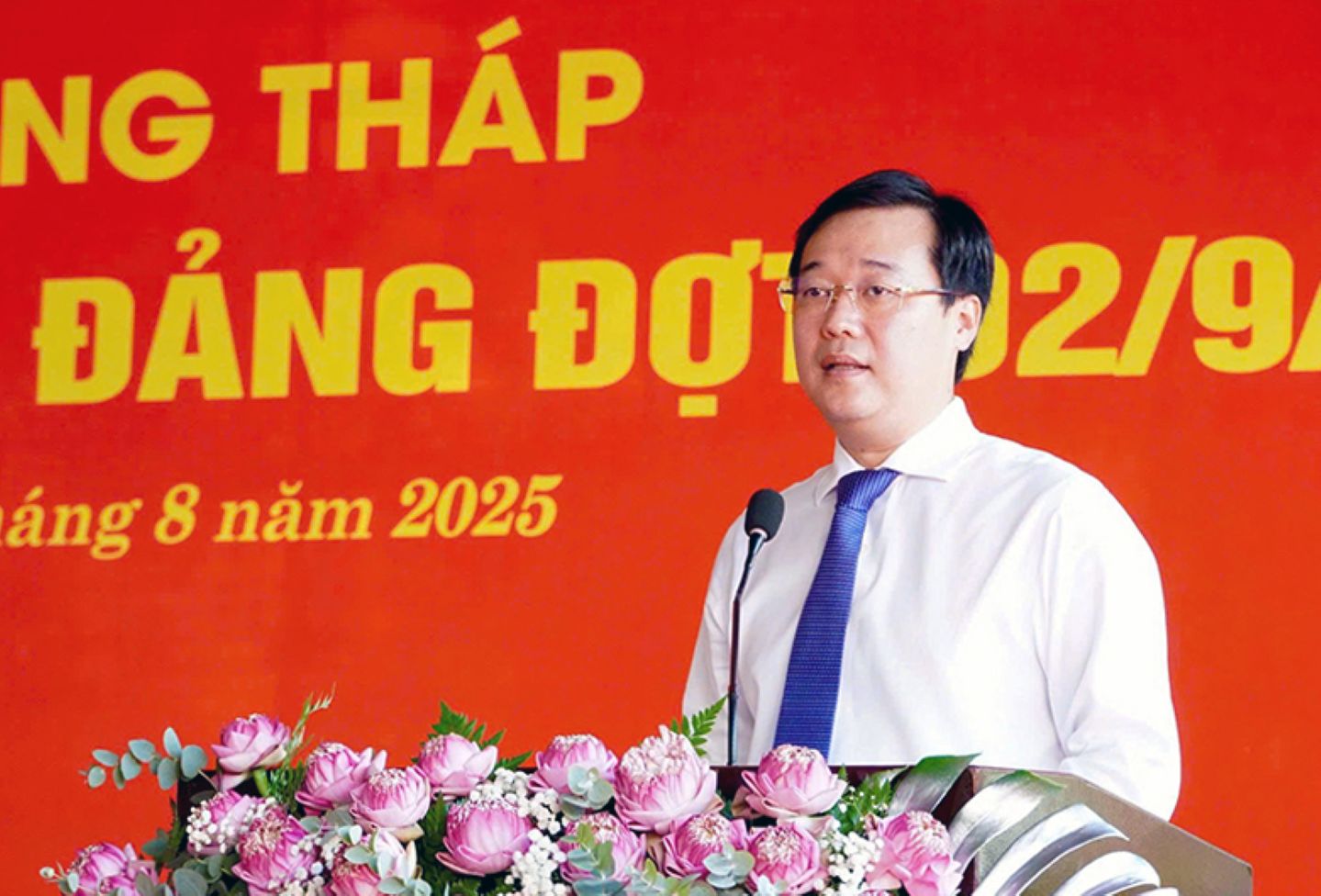 Bi thu Tinh uy Le Quoc Phong phat bieu tai buoi le. Anh: Cong thong tin dien tu tinh Dong Thap