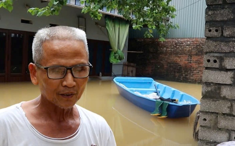 Night-time flood running, people in Hanoi's flood-prone areas are worried as the Bui River rises