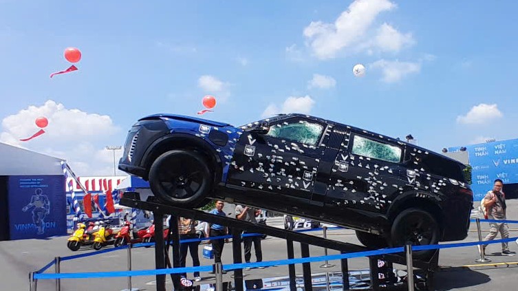 VinFast車は展示会で強い印象を与えました。写真: Xuyen Dong