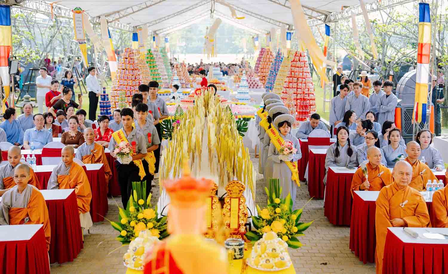 Grande ceremonie de 2025 au park de cimetiere de Thien Duong, Yen Son Commune, Province de Tuyen Quang. Photo: Un phat vinh.