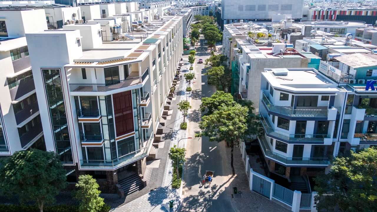 El nivel de precios de venta del segmento de viviendas contiguas tambien esta aumentando muy fuertemente. Foto: Bao Chuong