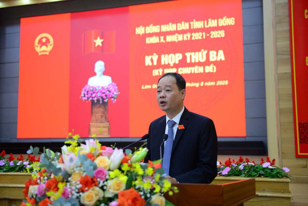 Ong Tran Hong Thai, Pho bi thu Tinh uy, Chu tich HDND tinh Lam Dong phat bieu tai ky hop. Anh: Lam Hong