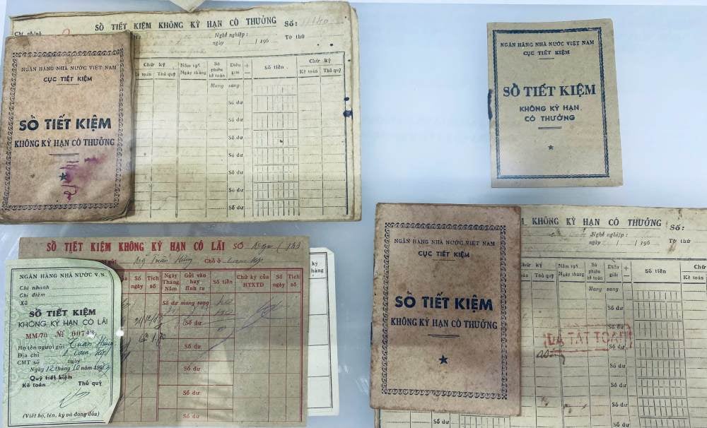 Cac loai so tiet kiem tu nam 1945-1954. Anh: Mi Lan