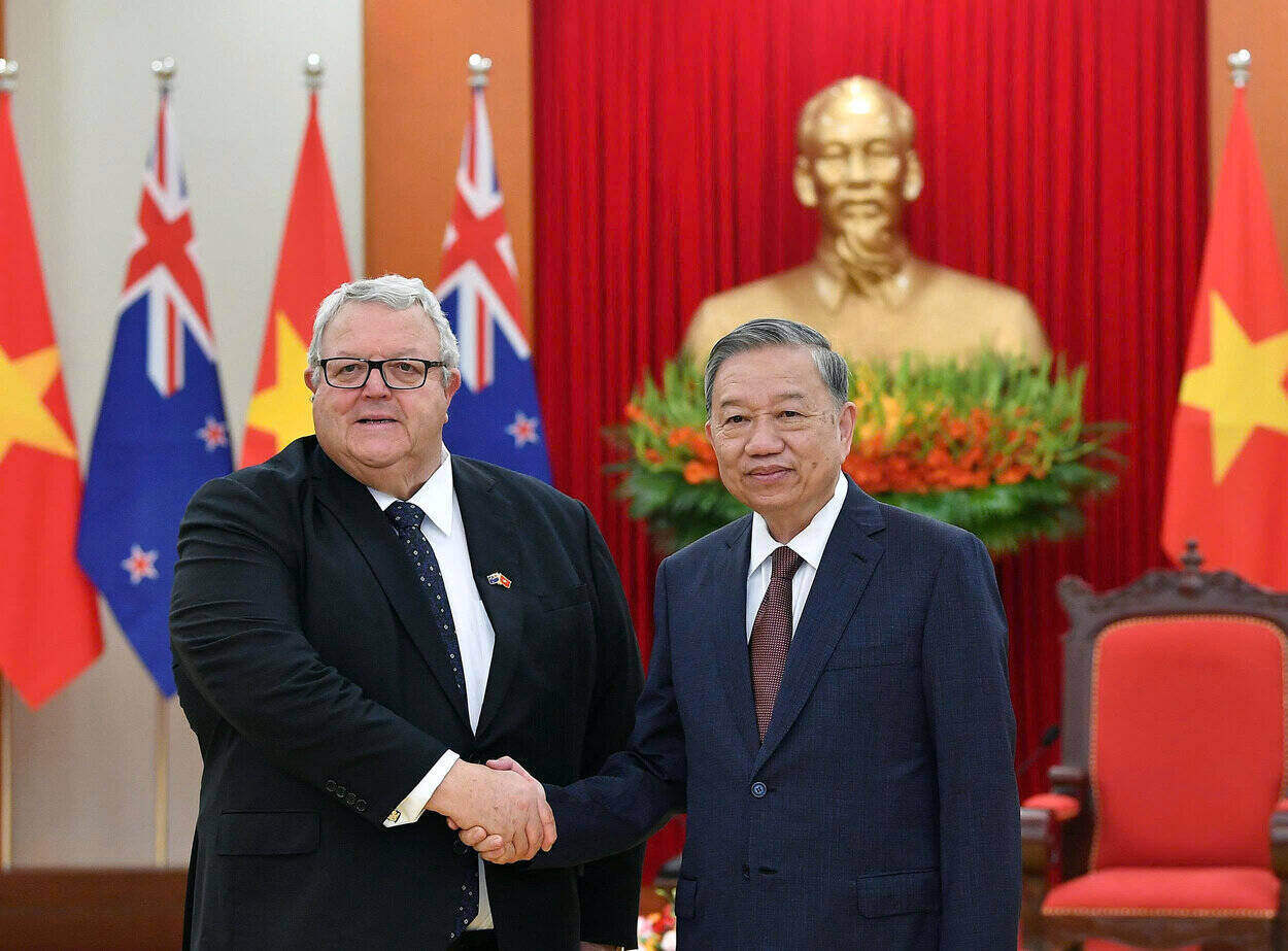 General Secretary To Lam received New Zealand Parliament Speaker Gerry Brownlee. Photo: Hai Nguyen