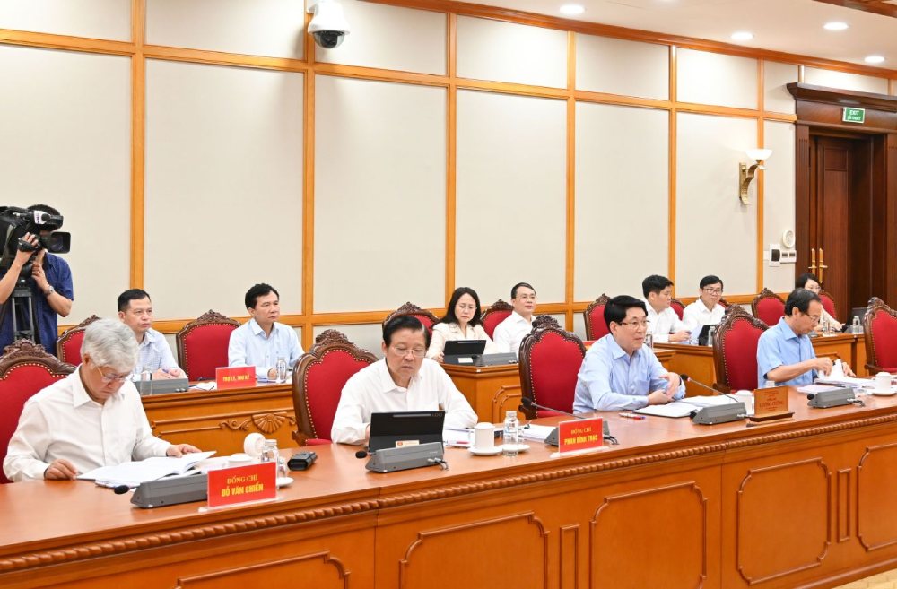 Bo Chinh tri cho y kien ve cong tac chuan bi dai hoi cac dang bo truc thuoc Trung uong nhiem ky 2025 - 2030. Anh: Dangcongsan.vn