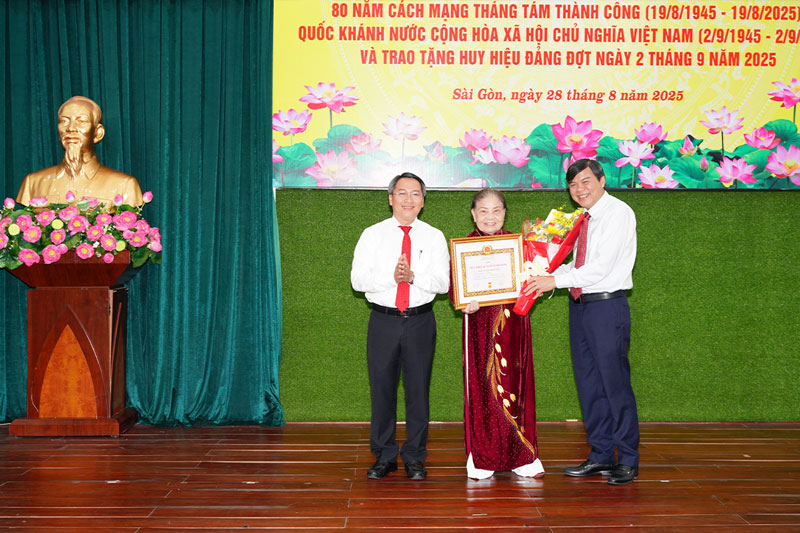 trao tang