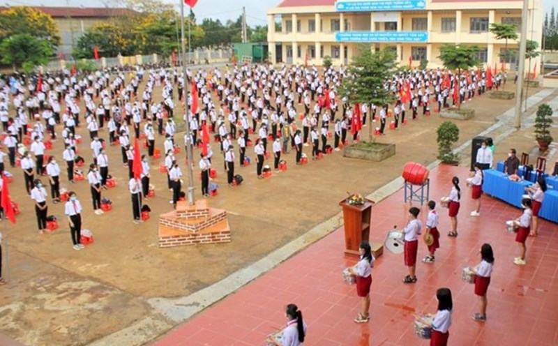 Teachers enjoy a series of new support policies. Photo: Phan Tuan