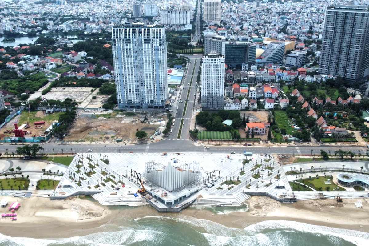 Thuy Van Square area will be closed to the street to organize an event to celebrate the 80th anniversary of the August Revolution and National Day on September 2 in Vung Tau. Photo: Hoang Nhan