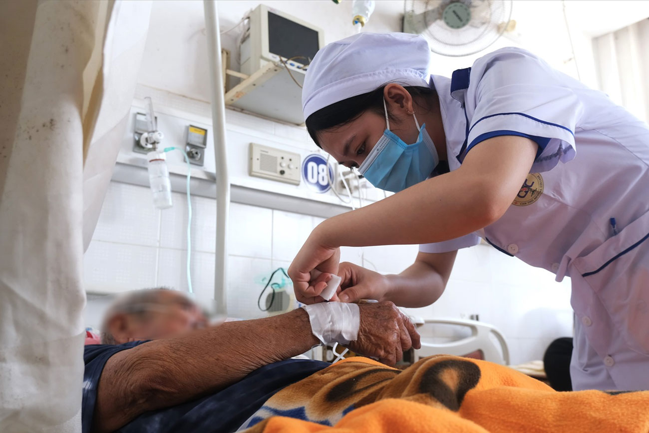 Can Tho s'efforce de couvrir l'assurance maladie a plus de 3 millions de personnes en 2025. Photo : Phong Linh