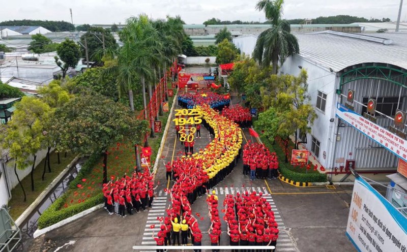 Nearly 1,300 workers of Cua It Aiao Technology Co., Ltd. (Tan Hiep ward, Ho Chi Minh City) are together planning to celebrate Fatherland Day on September 2. Photo: Dinh Trong
