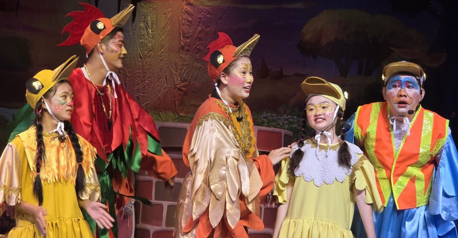 5B Drama Theater plays the children's play Chicken and Duck Squad. Photo: Provided stage