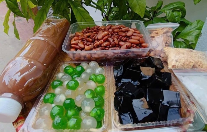 Red beans are good for health and are used by many people on Security Day. Photo: Thu Thuy