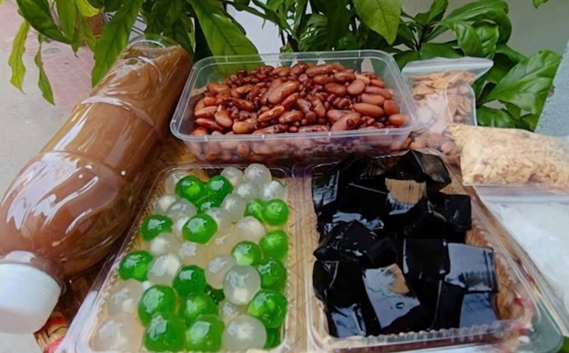 Red beans are good for health and are used by many people on Security Day. Photo: Thu Thuy