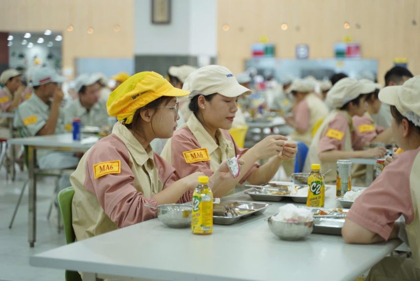 메이코 베트남 유한회사의 노동조합 식사. 사진: 덴푸