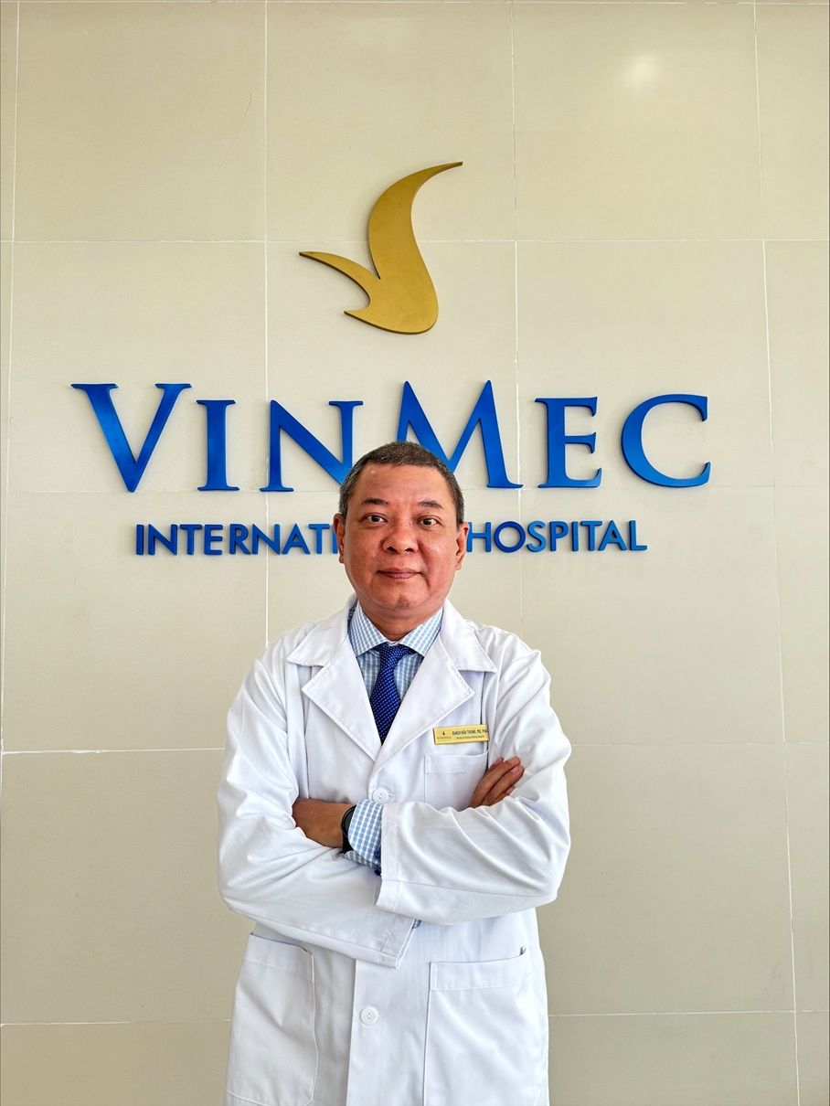 TTUT.TS.BS Quach Huu Trung - Giam doc Benh vien da khoa Da Nang. Anh: Vinmec