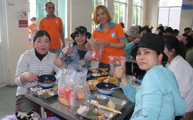 More than 1,400 Union Meals come to workers in Da Nang. Photo: Thanh Huyen