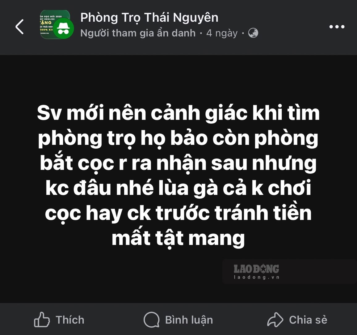Cac thong tin canh bao nham tranh tinh trang bi lua dao tien coc tro. Anh: Dang Vu.