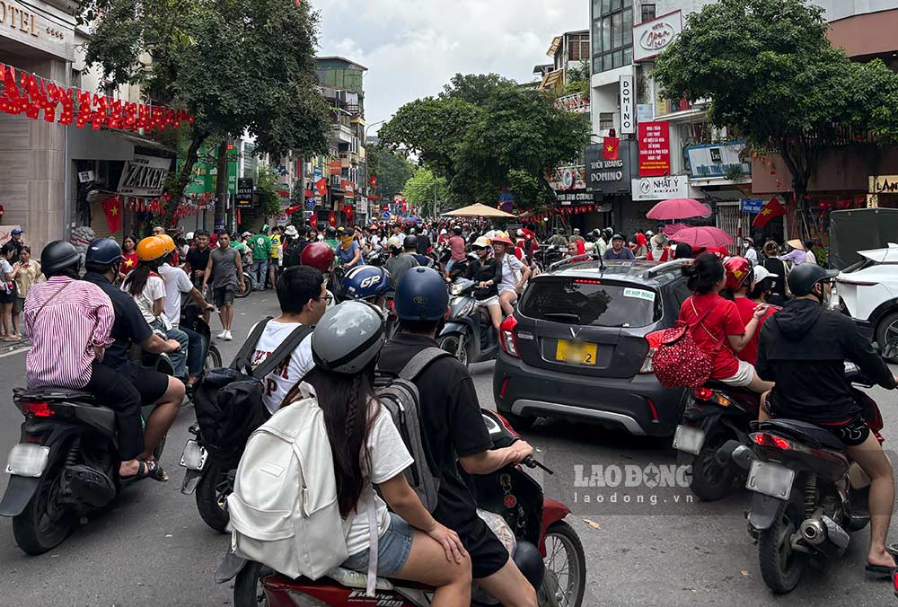 Nguoi dan tu Hang Bong chua the di ra huong nut giao Cua Nam. Anh: Y Yen