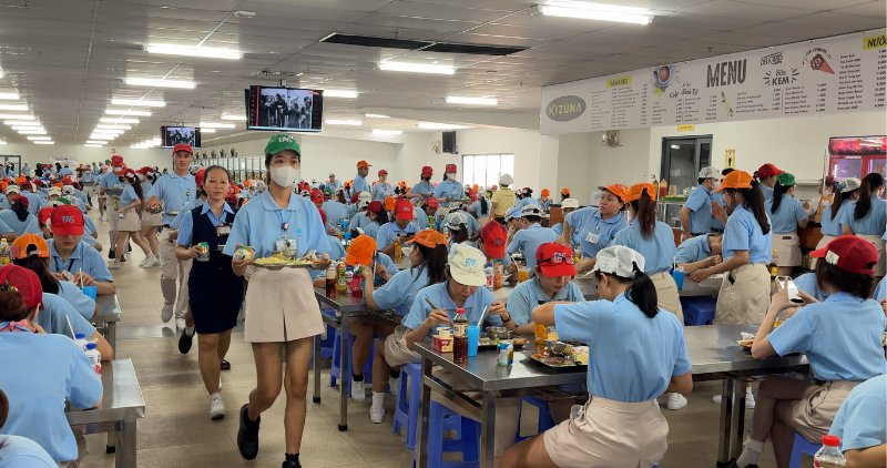 More than 5,000 furukawa Automotive systems Vinh Long workers attended the Union meal, each worth over 62,000 VND. Photo: Hoang Loc