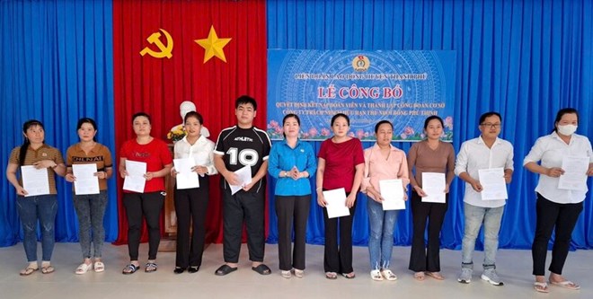 Hoat dong phat trien doan vien, thanh lap cong doan co so dang duoc trien khai rong khap o Vinh Long. Anh: Hoang Loc