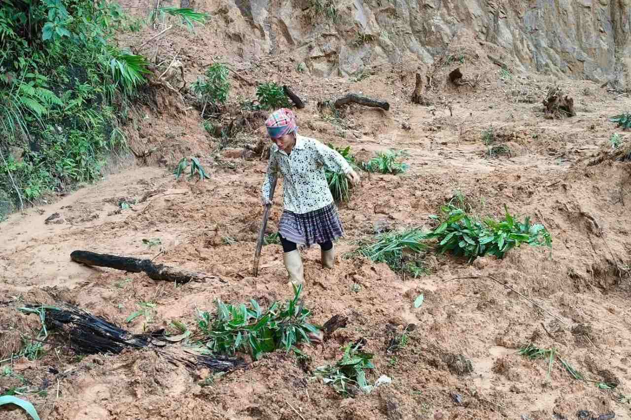 Viec di chuyen, di lai gap vo van kho khan, nguy hiem. Anh: Trinh Thanh.
