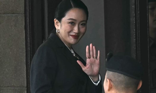 Bà Paetongtarn Shinawatra đến Văn phòng Chính phủ để theo dõi phiên tòa ngày 29.8.2025. Ảnh: AFP