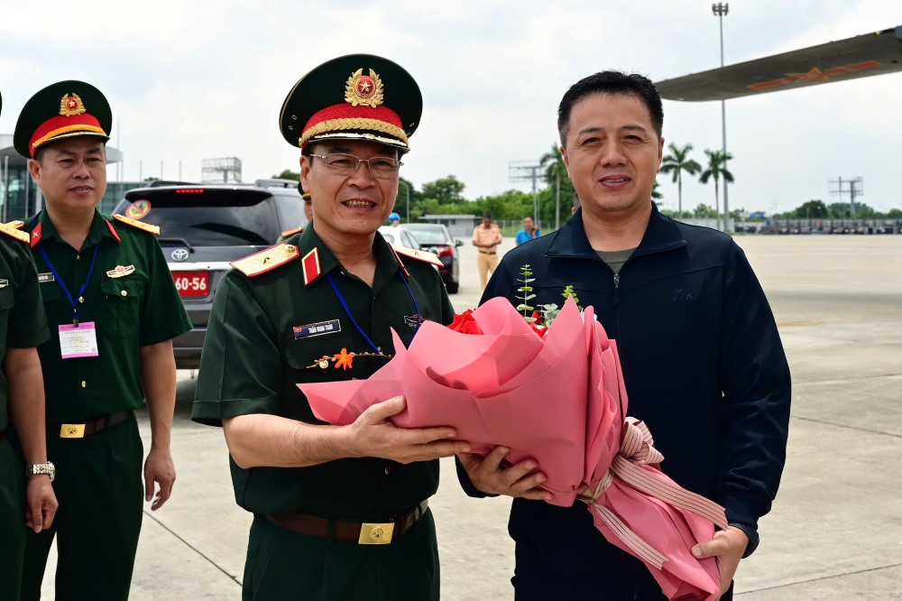 Thieu tuong Tran Minh Toan - Pho Tu lenh Bo Tu lenh Thu do Ha Noi don doan. Anh: Pham Dong