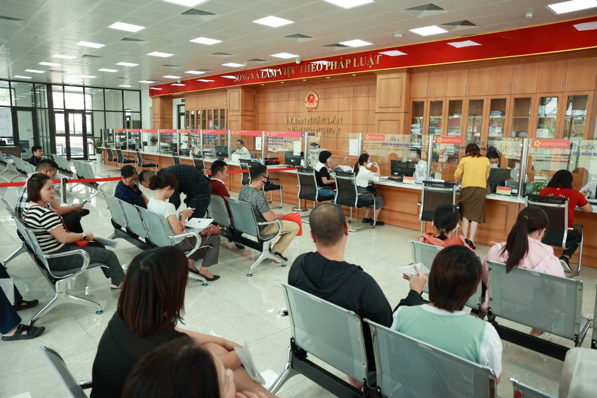 Information related to the regulation on heads of public service units has received much attention from readers. Photo: Hai Nguyen