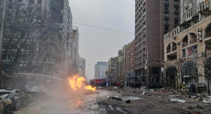La capital de Ucrania Kiev tras un ataque ruso. Foto: Xinhua