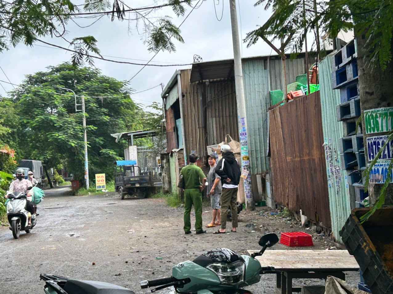 The police are investigating the case of a man in Ho Chi Minh City who released a kite and had his hand severed. Photo: Dong Hoang