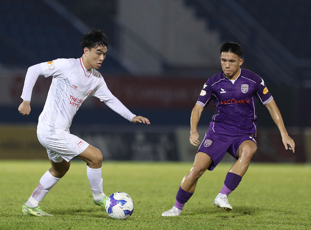 The Cong Viettel은 홈에서 Becamex TPHCM을 상대로 승리할 것으로 예상됩니다. 사진: Thanh Vu