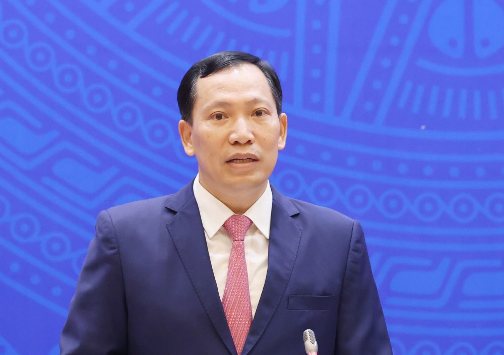 Senior Lieutenant General Le Van Tuyen - Deputy Minister of Public Security - spoke at the press conference announcing the amnesty decision. Photo: Ai Van