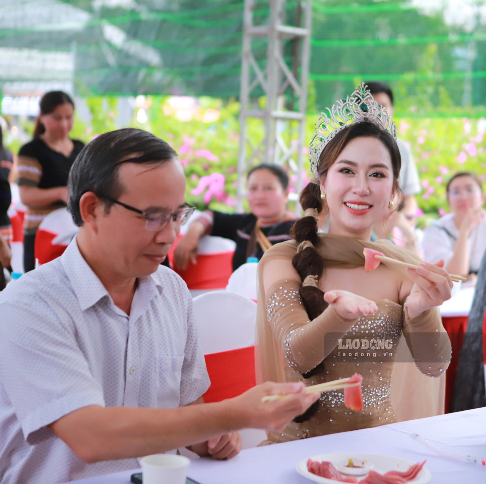Hoa hau