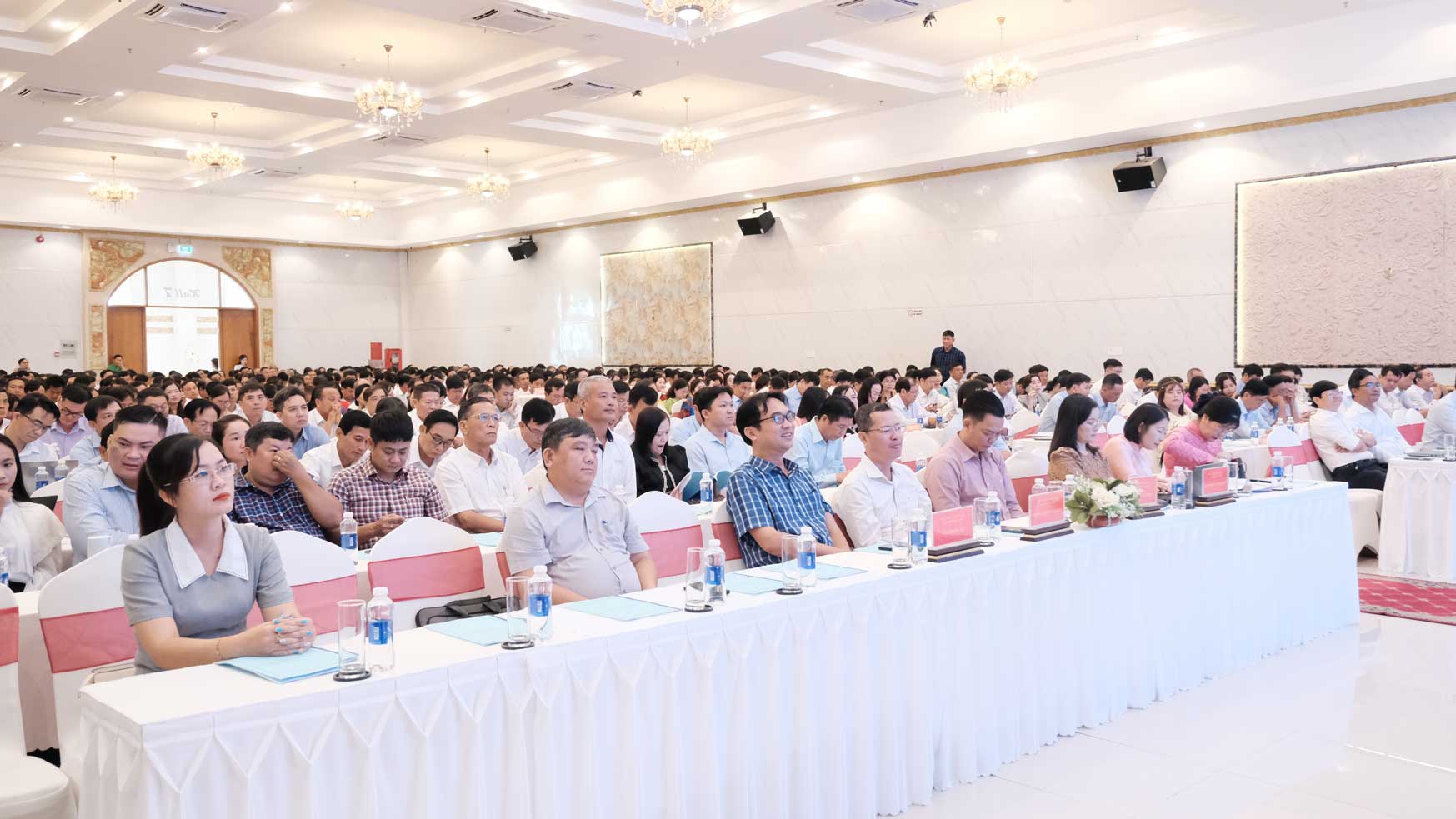 Quang canh hoi nghi. Anh: My Ly