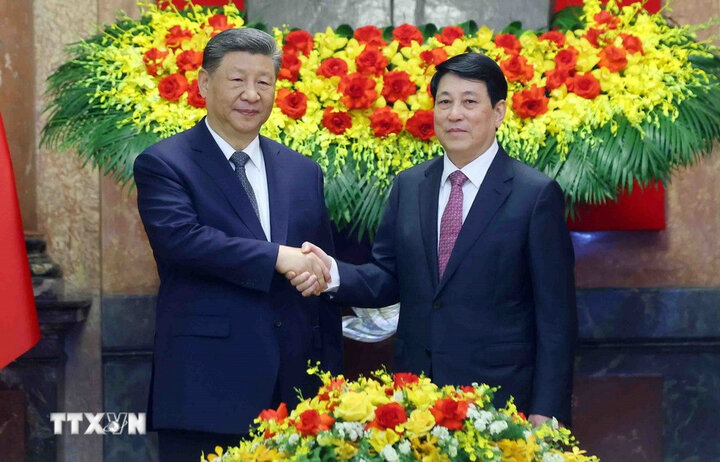 Politburo member and President Luong Cuong held talks with General Secretary and President of China Xi Jinping at the Presidential Palace on April 15, 2025 within the framework of the state visit to Vietnam from April 14-15 by General Secretary and President of China Xi Jinping. Photo: VNA