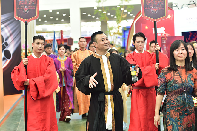 NSND Tu Long xac nhan tham gia “Ho linh trang si“. Anh: Nha san xuat phim cung cap