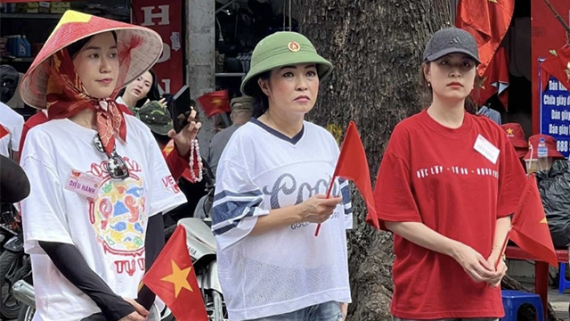 Hoang Thuy Linh, Phuong Thanh, Lam Vy Da and other artists practice the A80 rehearsal. Photo from video