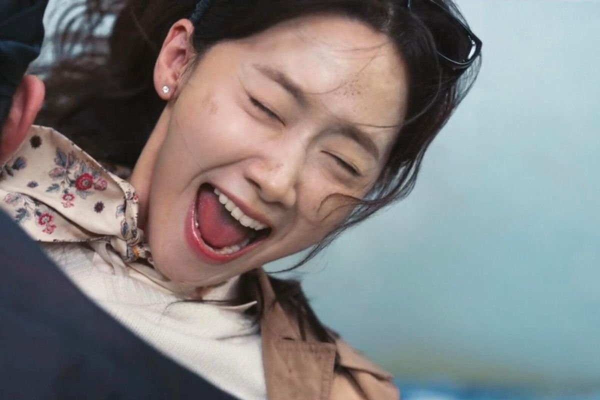 YoonA co nhieu tinh huong hai huoc trong 2 tap dau. Anh: Netflix