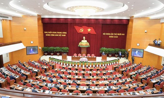 Bộ Chính trị, Ban Bí thư sẽ sửa đổi, bổ sung các quy định về công tác cán bộ và đánh giá cán bộ. Ảnh: VGP