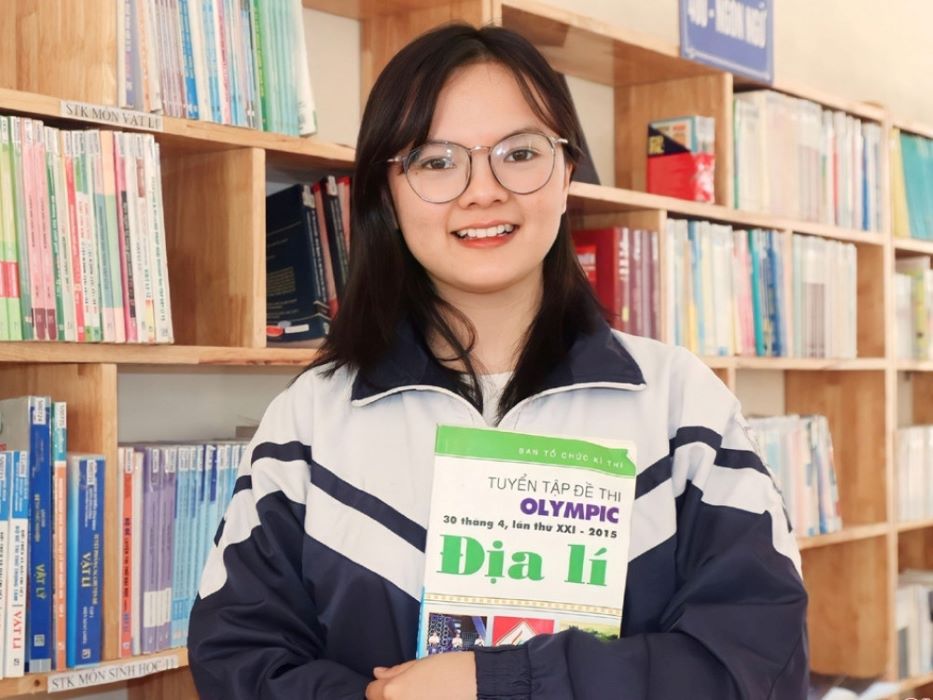 Nguyen Khanh Linh tung duoc Giam doc Cong an tinh Ha Tinh de xuat tuyen thang vao Hoc vien Chinh tri Cong an Nhan dan. Anh: Nhan vat cung cap