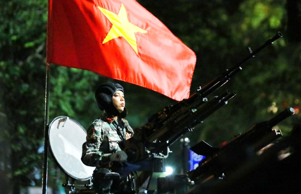 Mot so xe phao, khi tai quan su ve diem tap ket gan khu vuc duong Thanh Nien. Anh: To The