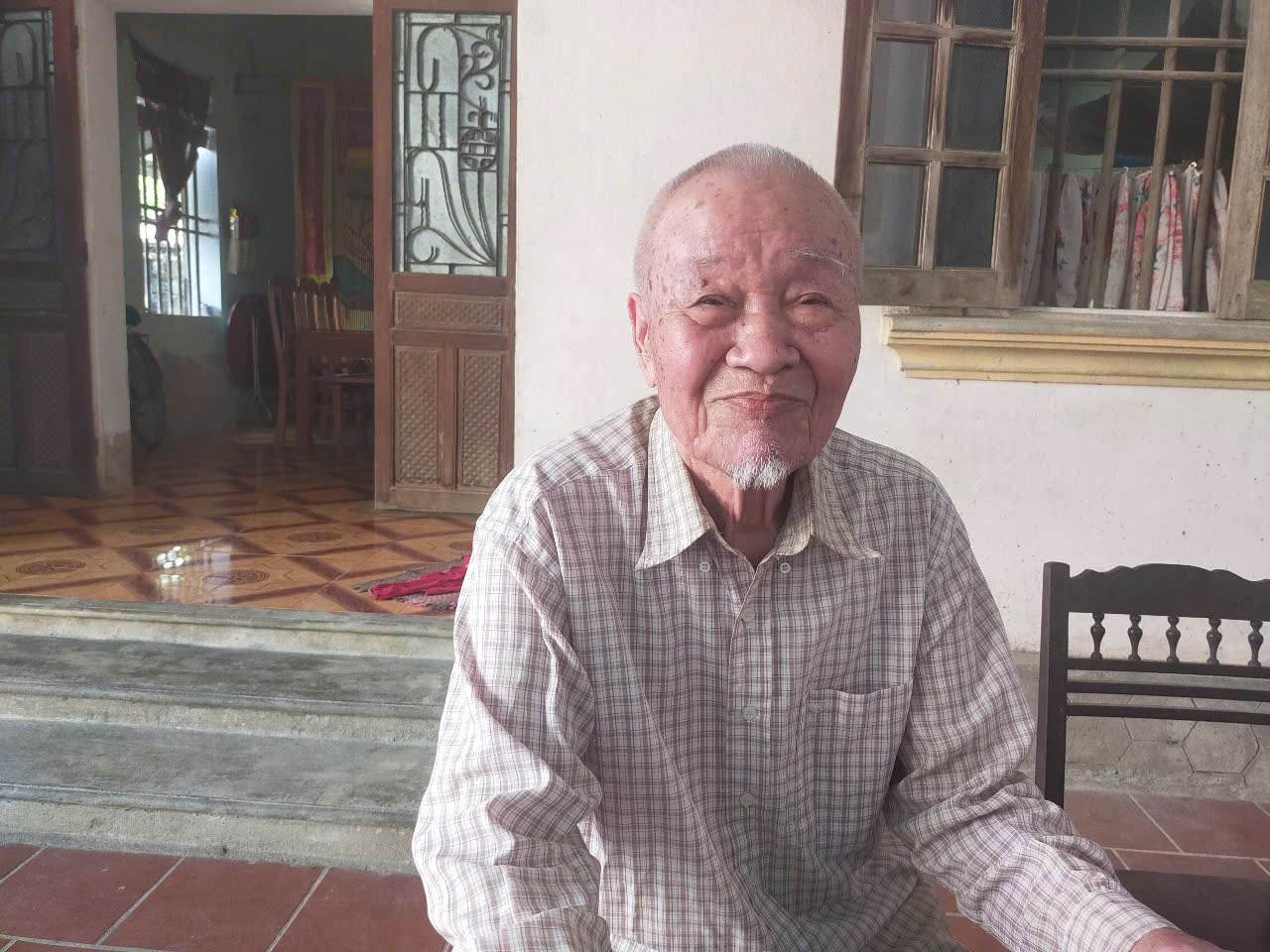 Ong Nguyen Van Thiet, nguoi da tung co thoi gian tham gia bao ve Bac Ho va cac lanh dao Trung uong. Anh: Duy Nghia