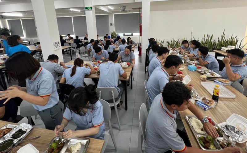 Scene of sadesa Vietnam Co., Ltd.'s employees attending the Union Meal. Photo: Trade Union
