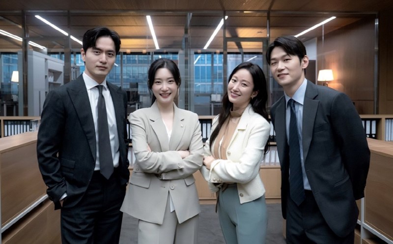 Compared to Lee Jong Suk's film, the film "A Lawyer's Dream" is having a good start. Photo: Producer/Net Netflix