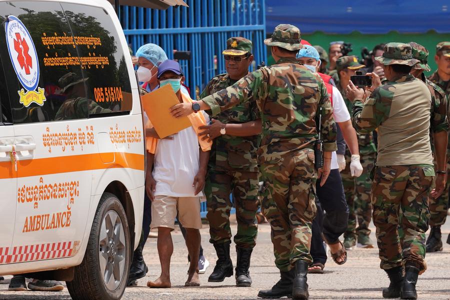 Campuchia don 1 binh si tro ve tai tram kiem soat bien gioi O'Smach o tinh Oddar Meanchey, Campuchia, ngay 1.8.2025. Anh: Xinhua